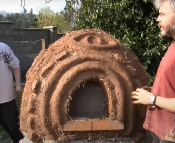 How to build a clay oven