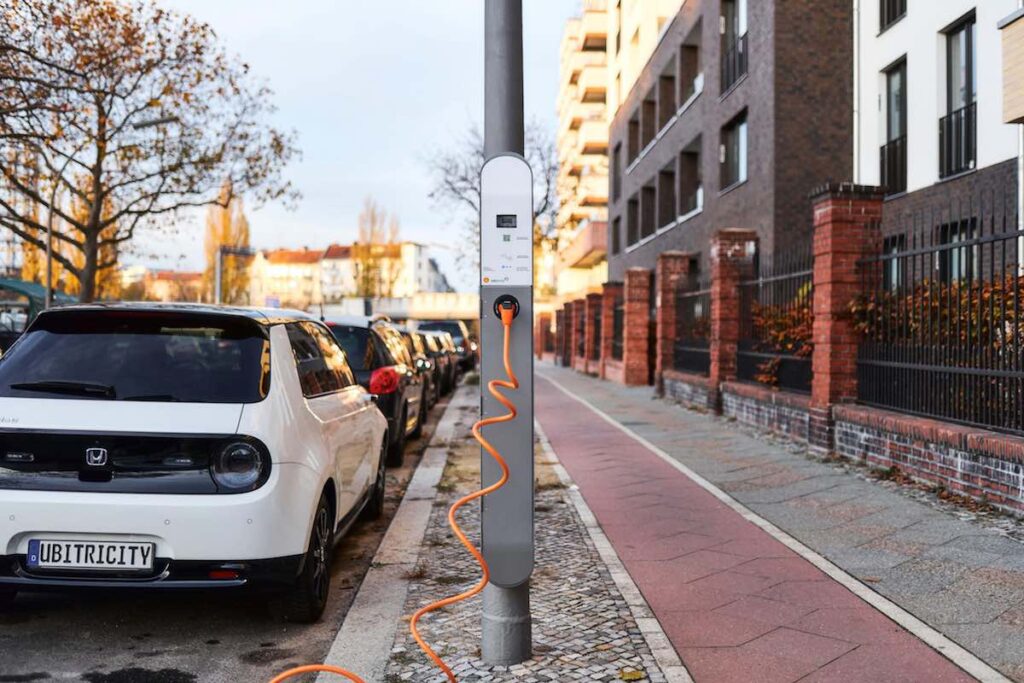 Berlin relies on streetlights as a charging point for its electric cars