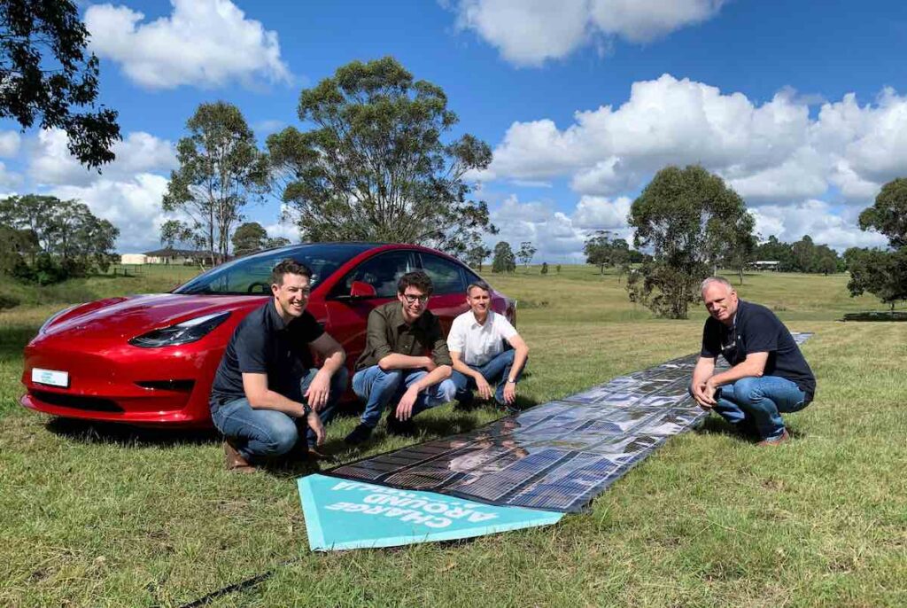 Scientists want to travel 15,000 km with a Tesla powered only by printed solar panels