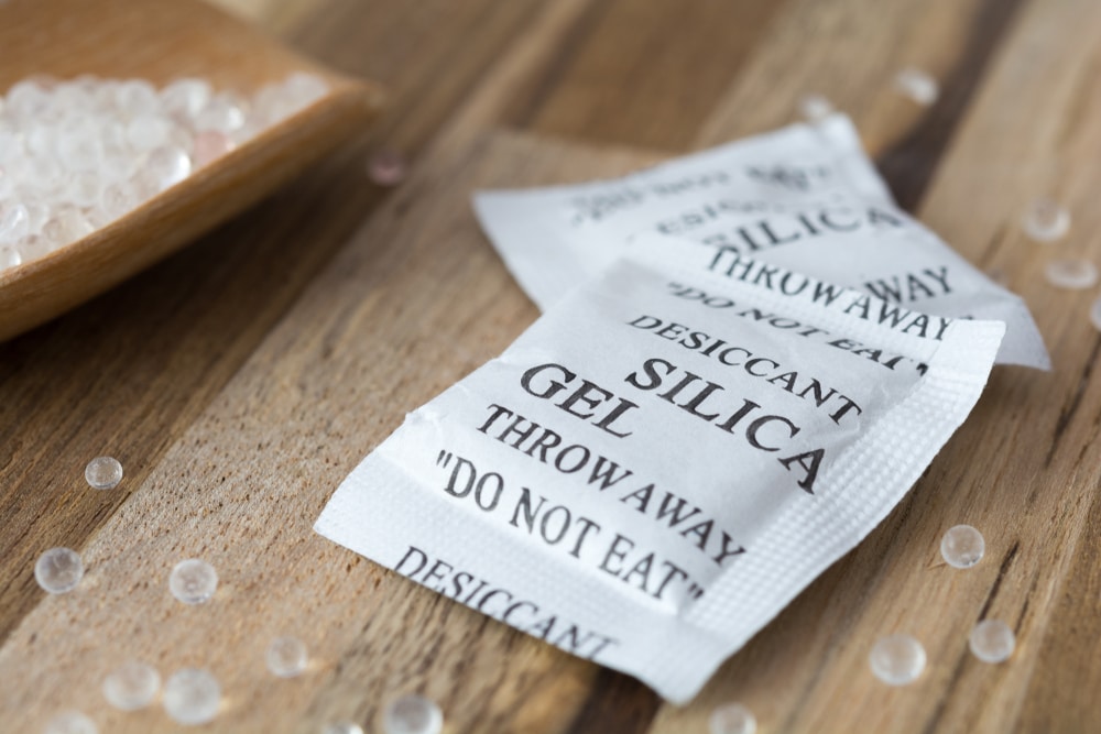 What to do with silica gel sachets