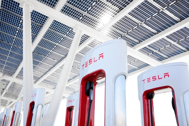 Inaugurado el Supercargador número 800 de Tesla en Europa