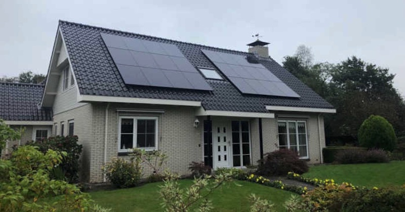 The Netherlands is the country with the most solar panels per capita in Europe, 825 W per Dutchman