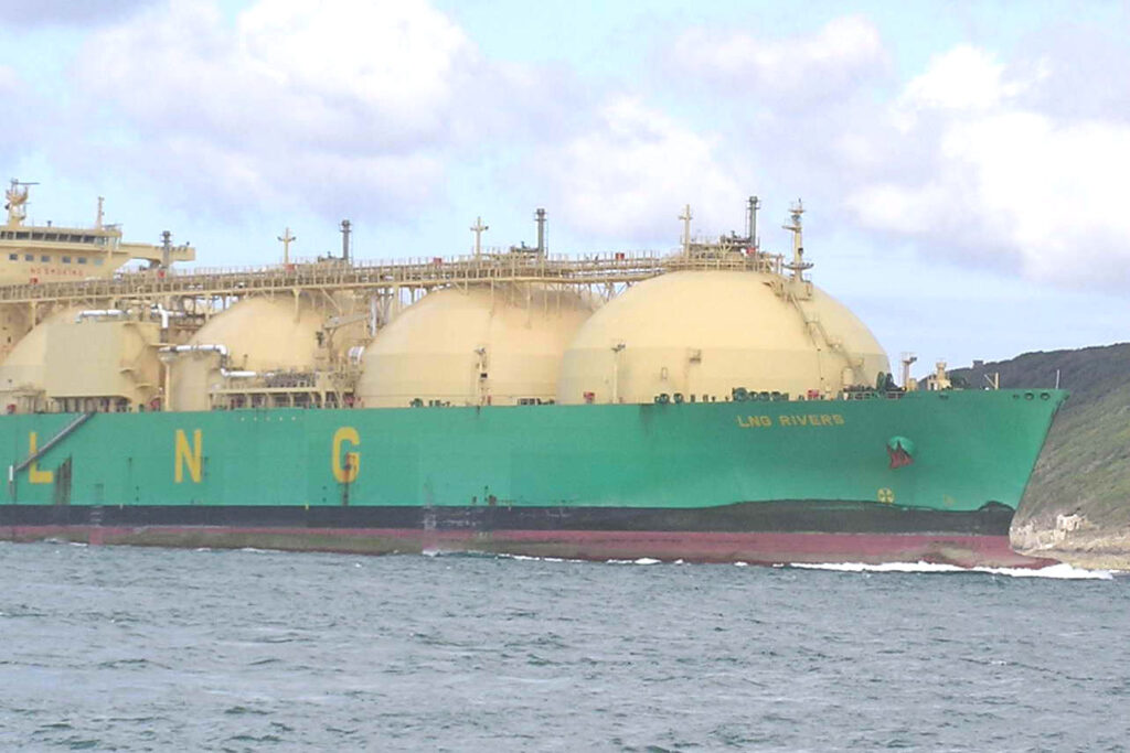 Chinese LNG imports will fall in 2022