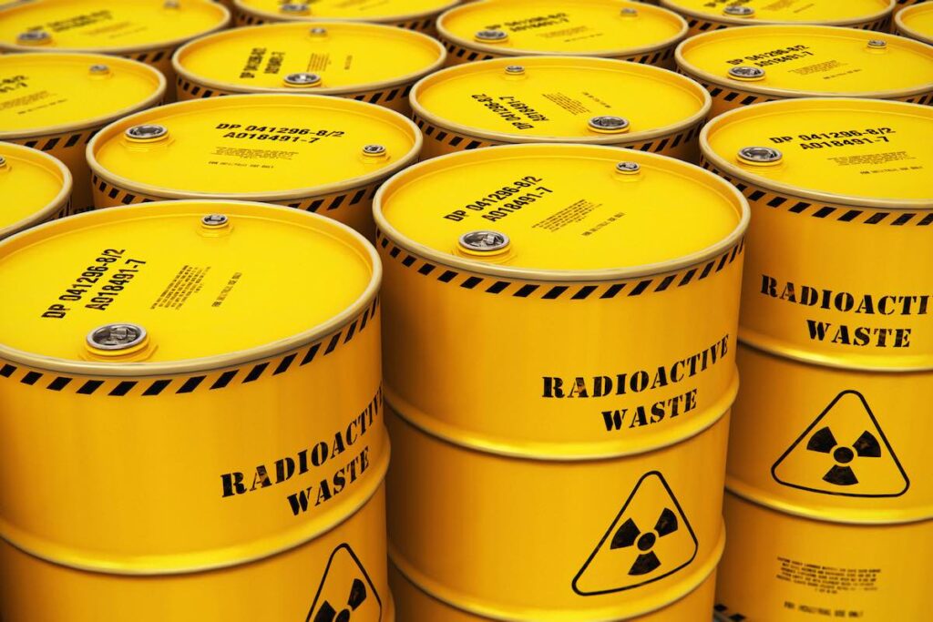 Residuos radiactivos en barriles