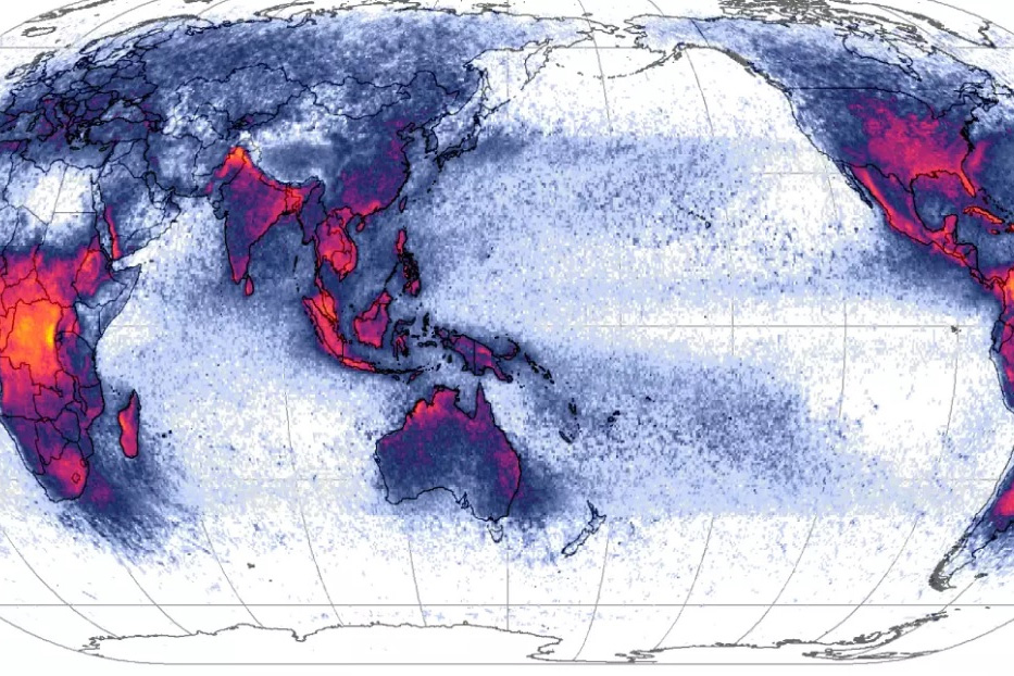 Why is there less lightning in the oceans?