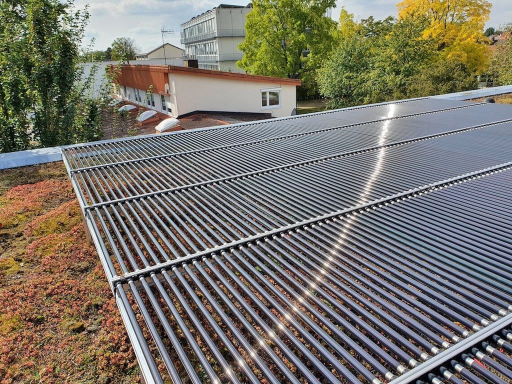Photovoltaic tubes and green roofs, the innovative combined solution for 100% roof use