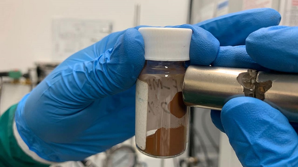Nuevo material capaz de eliminar microplásticos del agua 1.000 veces más pequeños que los que podemos detectar ahora gracias al magnetismo