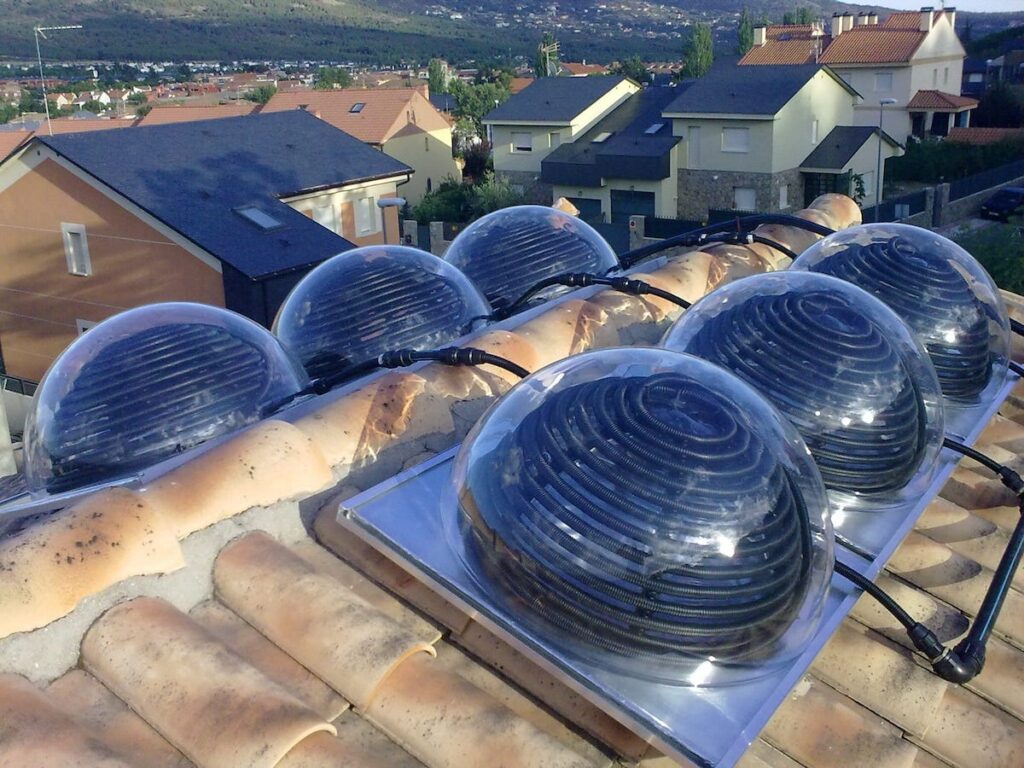 SunSphere 360°, the hemispherical solar collector for hot water and heating