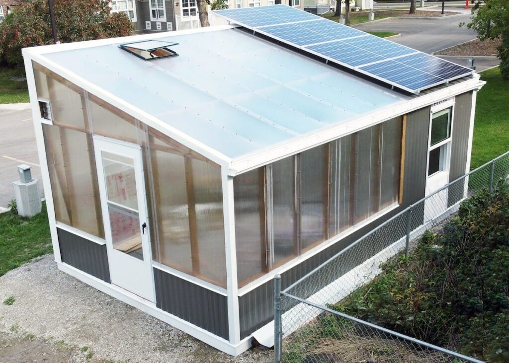 The new Canadian solar greenhouse that allows you to grow fresh vegetables all year round