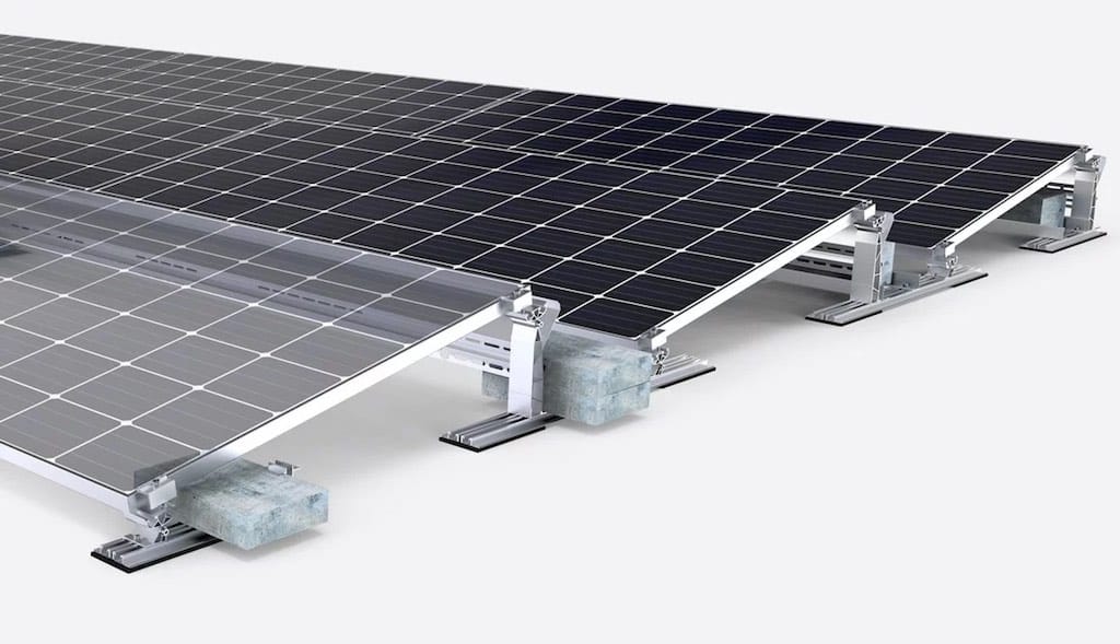 new modular rail system for photovoltaic panels on flat roofs