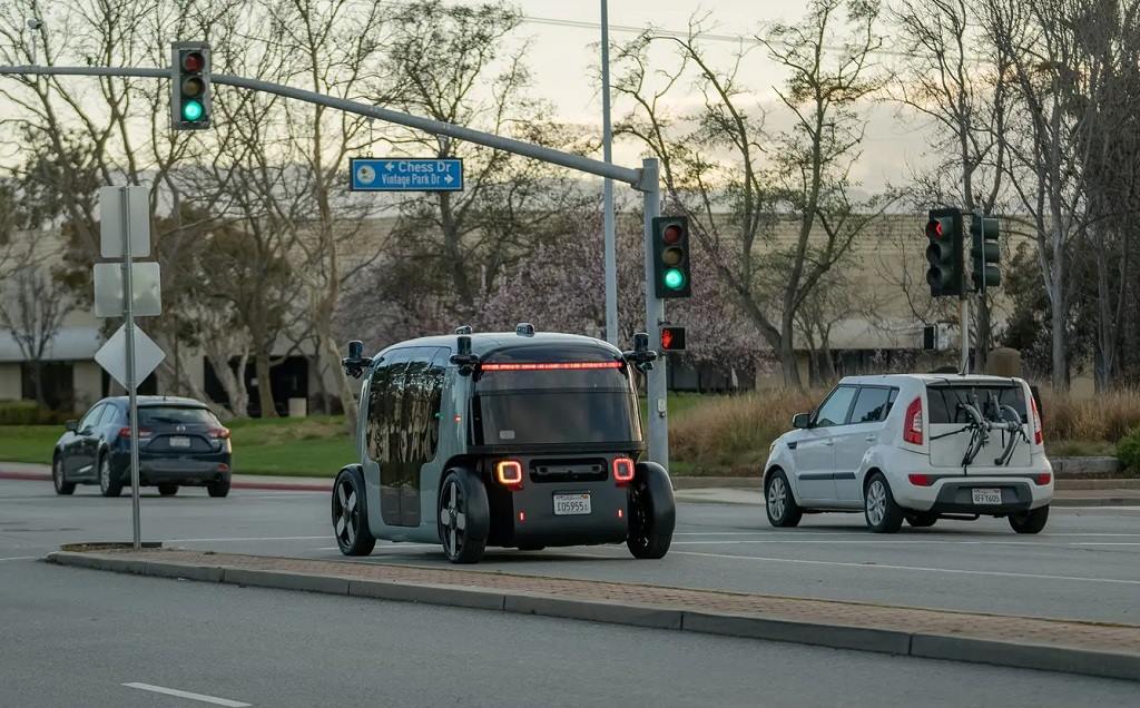 Amazon's self-driving two-way electric robotaxi is already on the streets of California