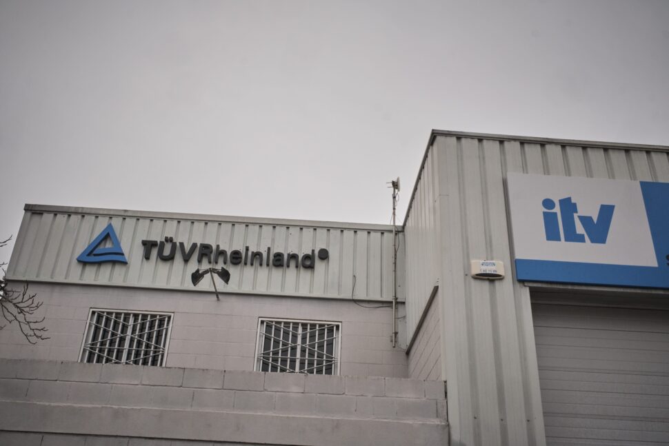 TÜV Rheinland bets on greener ITV stations with the installation of solar panels