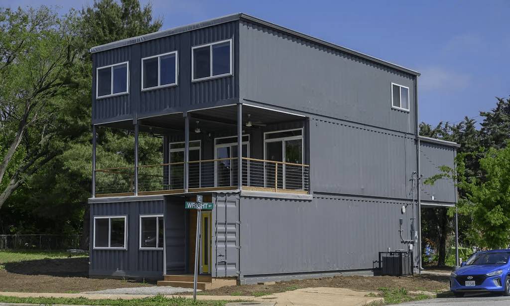 Spectacular home built with 9 shipping containers in Missouri