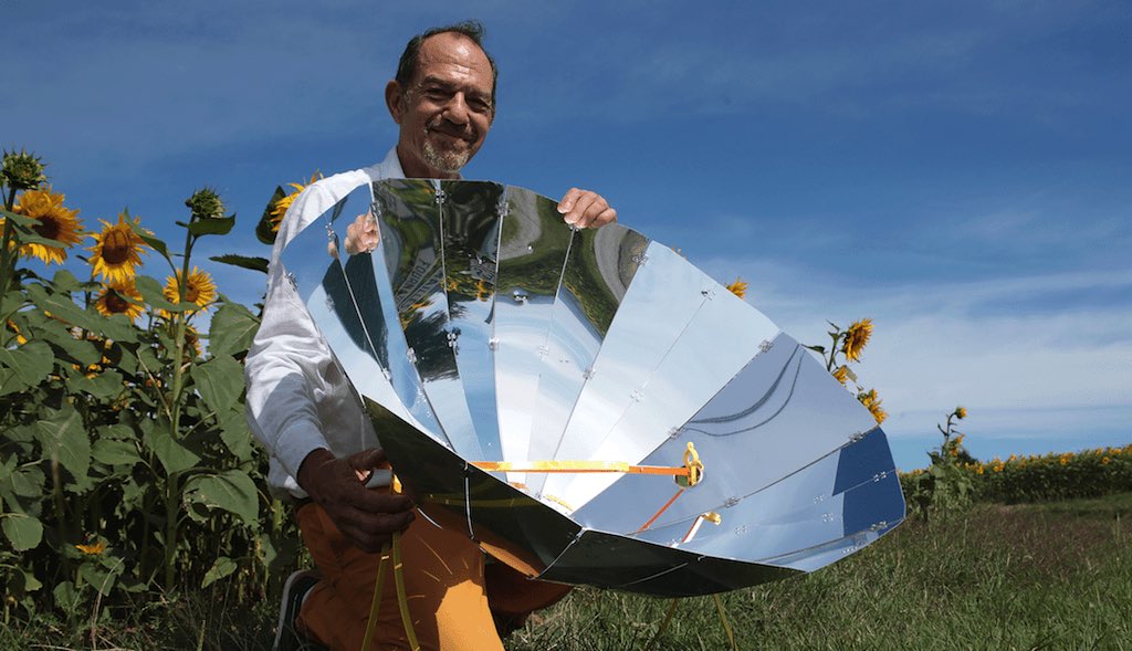 the foldable parabolic solar cooker specially designed for intensive daily use