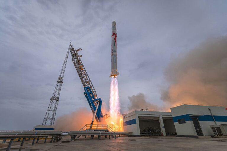 China lidera la innovación espacial con el primer cohete propulsado por metano líquido y oxígeno
