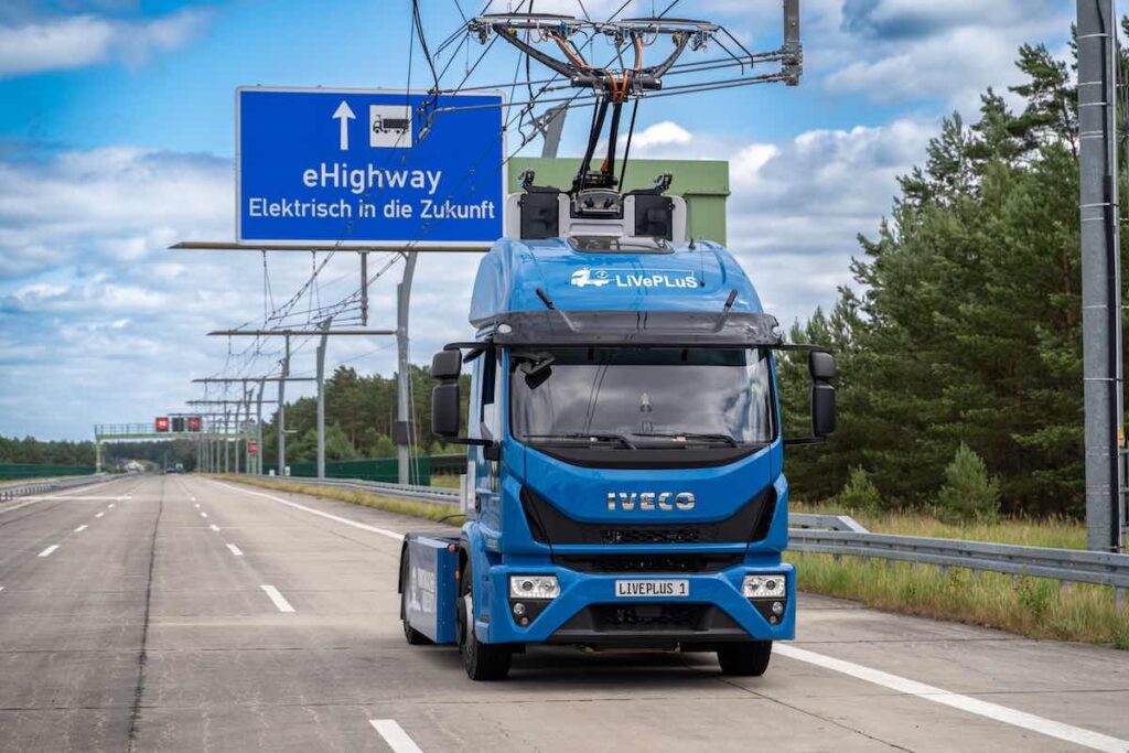 RWTH Aachen culmina con éxito el proyecto LiVePLuS, diseñando camiones eléctricos con pantógrafo para un transporte de mercancías sostenible.